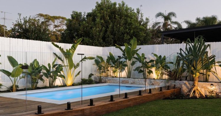 How to Choose the Best Swimming Pool Fence for Your Home